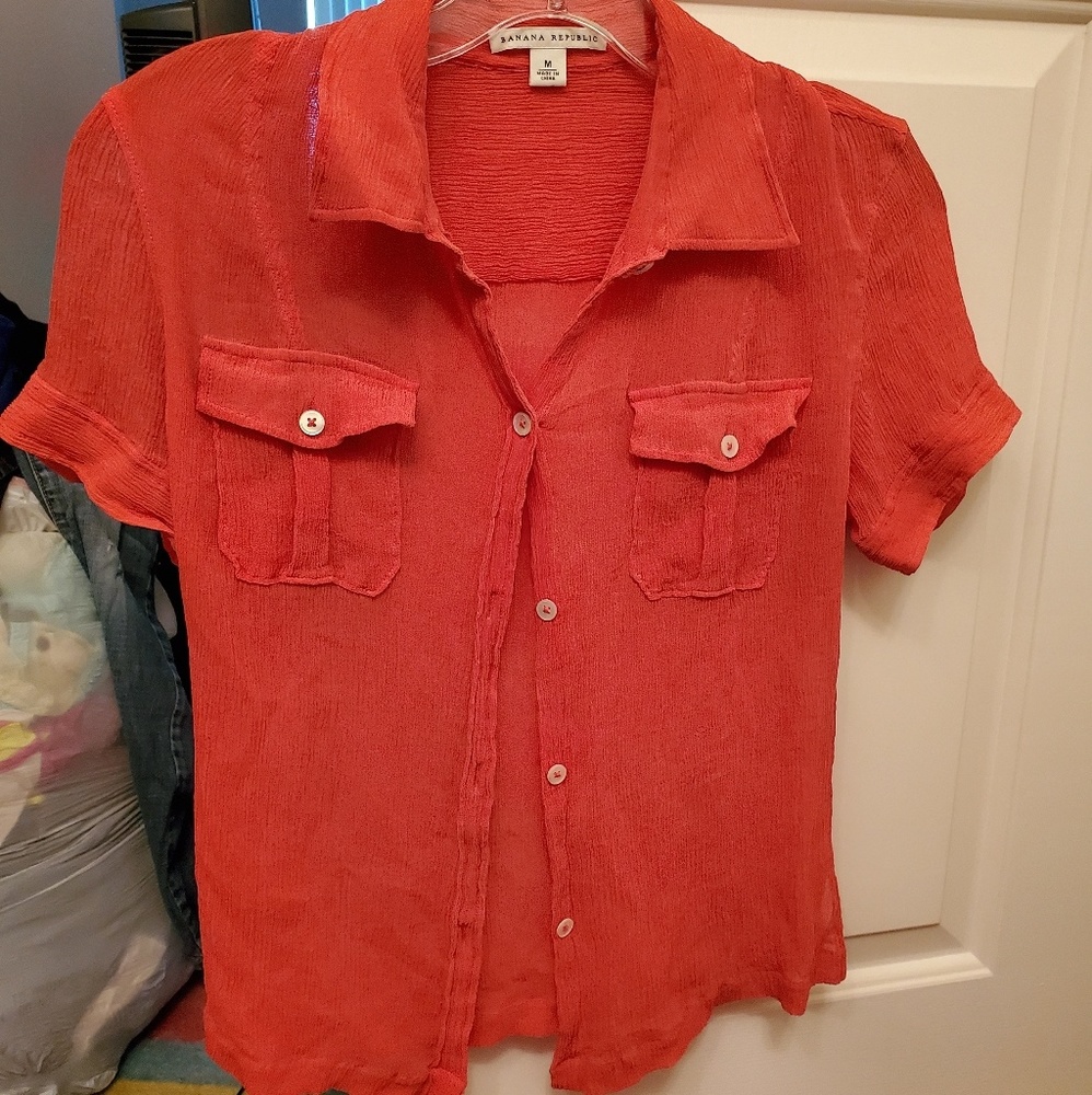 button top red